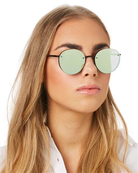 Quay Women's Farrah Sunglasses .